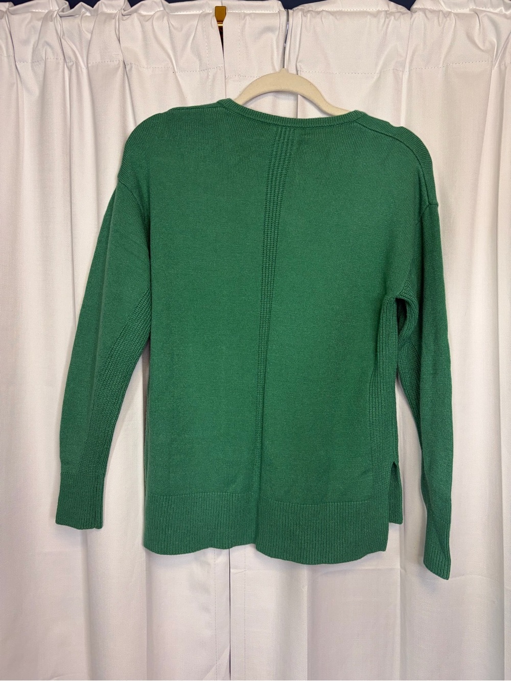 NWT Renuar V-NECK KNIT SWEATER w/ patch pocket in Artichoke Green XS Retail $105 - Picture 8 of 10